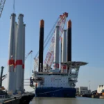 Jan de Nul werkboot voor plaatsen van windmolens op zee