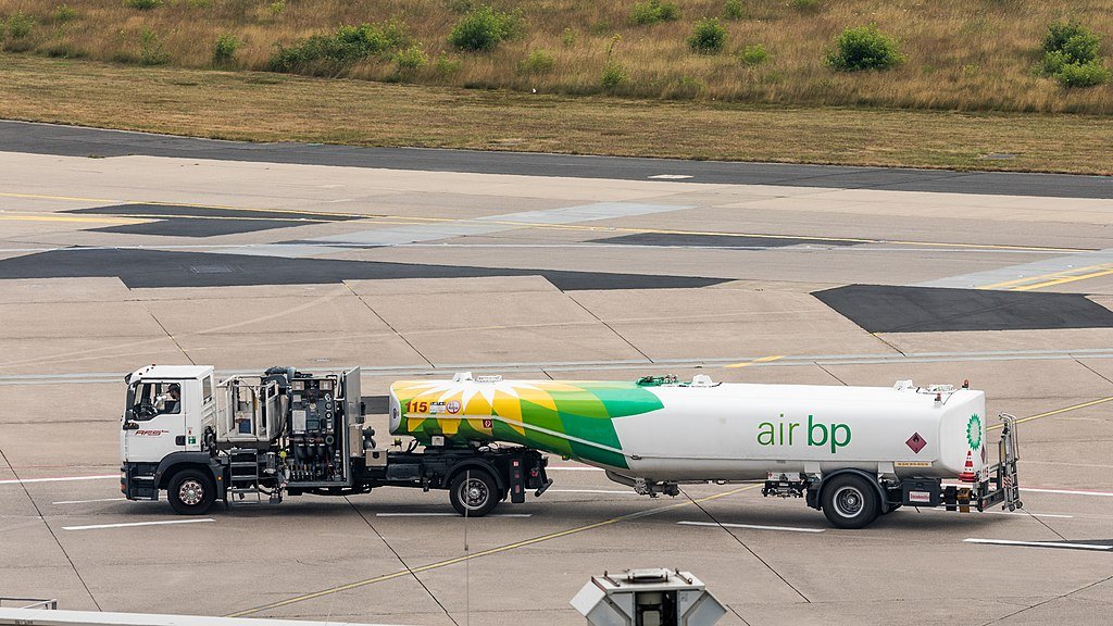 BP Air tankwagen on airport foto: Raimond Spekking BP Air tankwagen on airport foto: Raimond Spekking