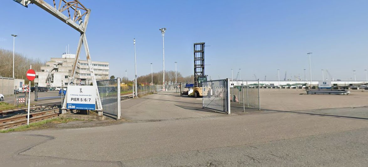 Ingang C Steinweg Group Pier 7 - Zaltbommelstraat 10, Heijplaat