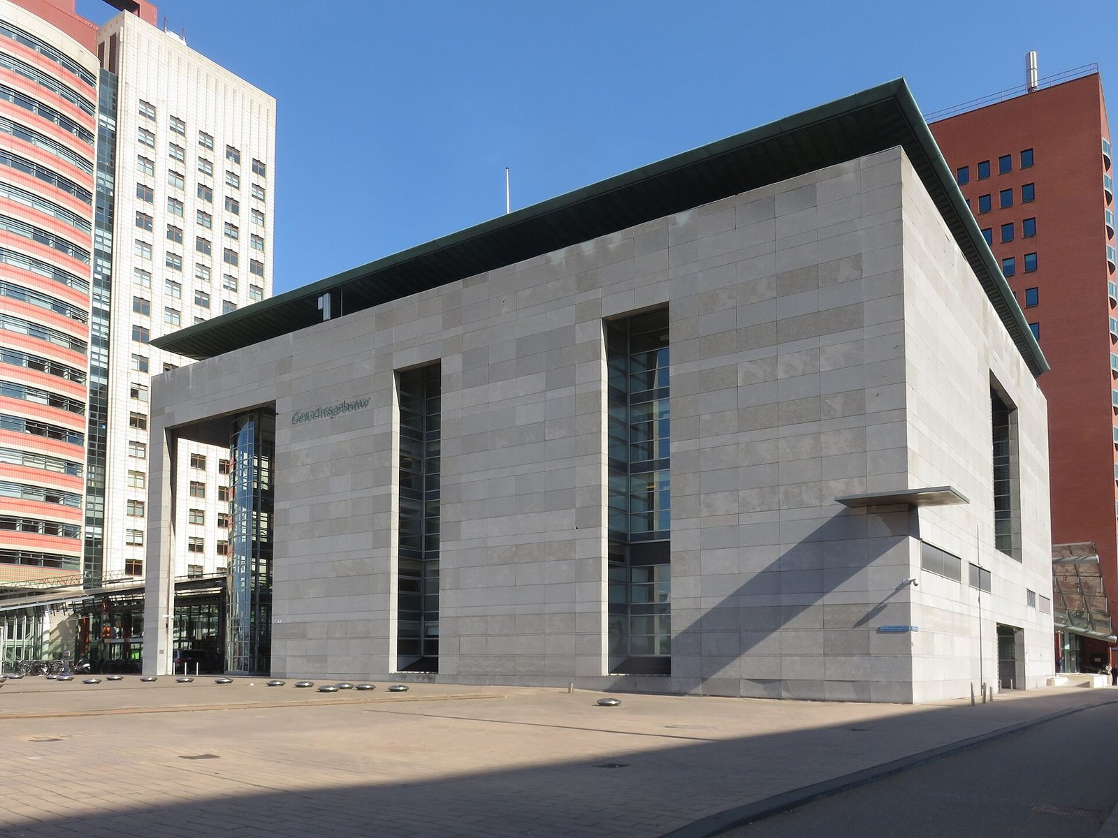 Rotterdam Swim klaagt Erasmus Universiteit aan voor herhaaldelijk misbruik, plagiaat en diefstal van Rotterdam Swim